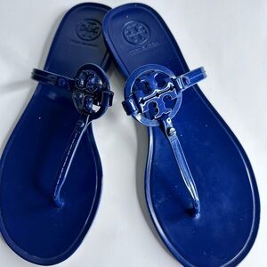TORY BURCH MINI MILLER WOMANS NAVY BLUE JELLY THONGS SANDALS ADORNED WITH TORY